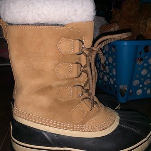 Sorel caribou boots